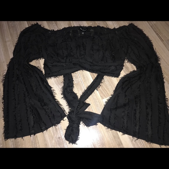 Black feathered crop top - Picture 2 of 4